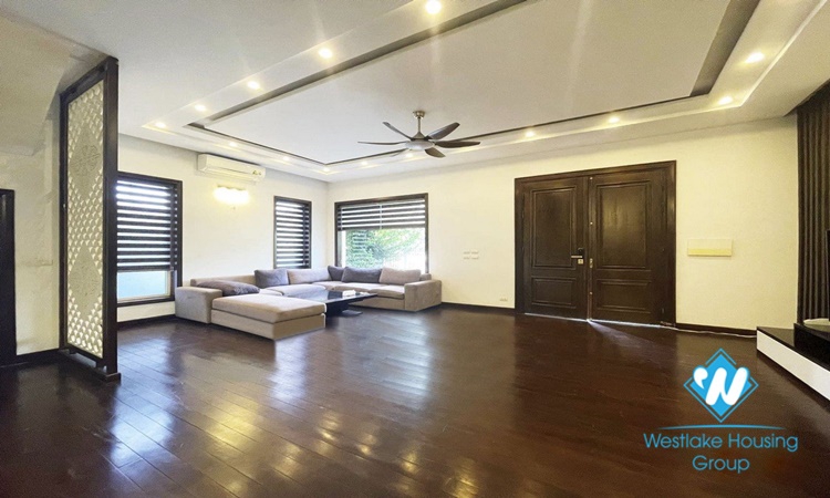 House for rent in Anh Dao 8 Vinhomes Riverside, Long Bien.